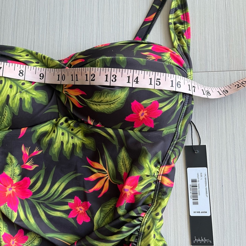 Swimsuit - Picture 13 of 13